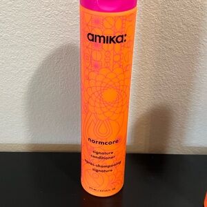 amika: Normcore Signature Conditioner
